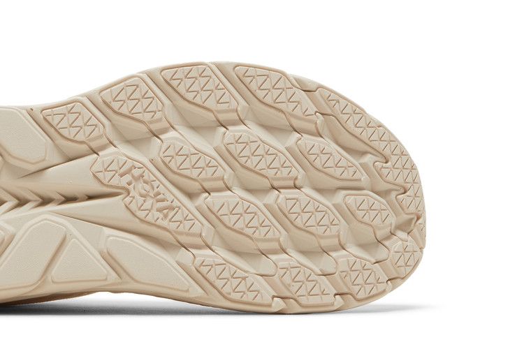 HOKA Clifton 8 'Eggnog Shifting Sand'