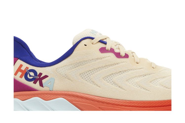HOKA Arahi 6 'Short Bread Fiesta'
