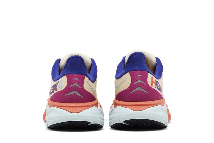 HOKA Arahi 6 'Short Bread Fiesta'