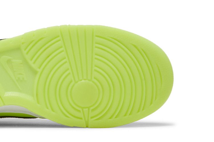 Nike Dunk Low SE 'Volt'