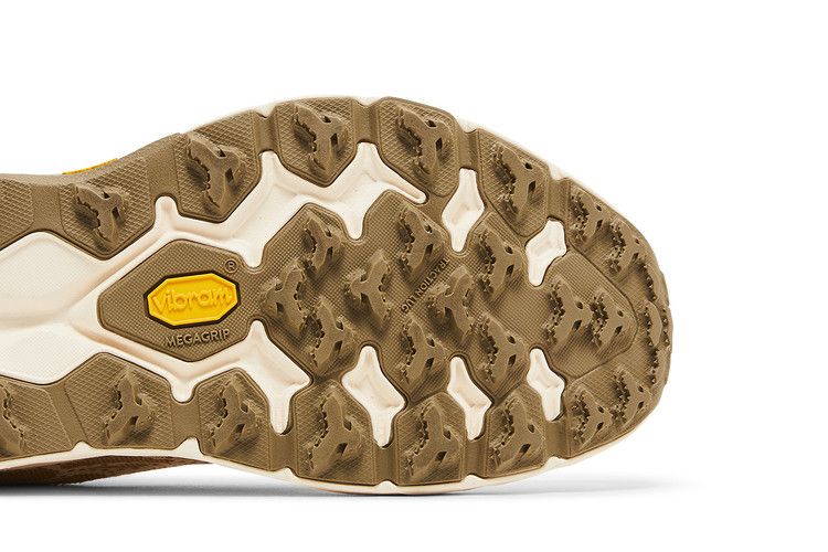HOKA Speedgoat 5 'Vanilla Wheat'