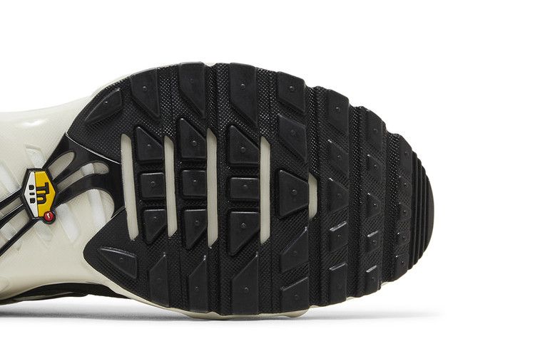 Nike Air Max Plus Essential 'Panda'