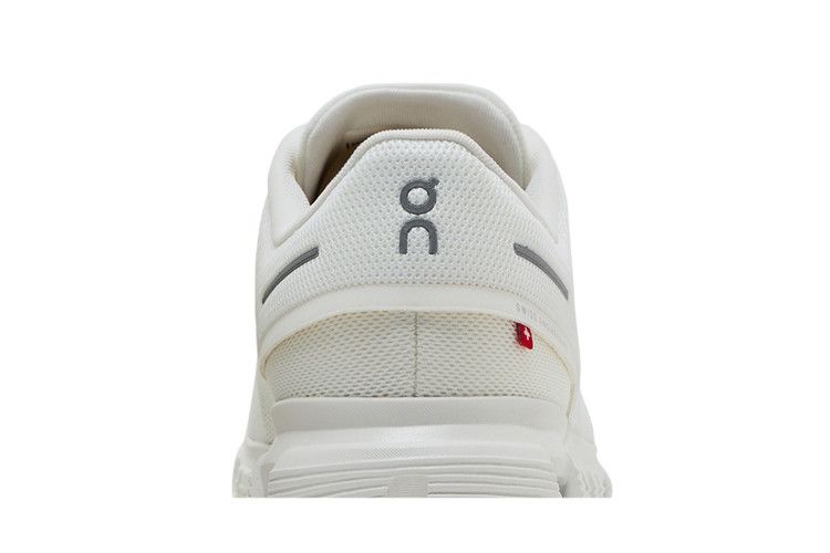 ON Cloud 6 'Triple White'