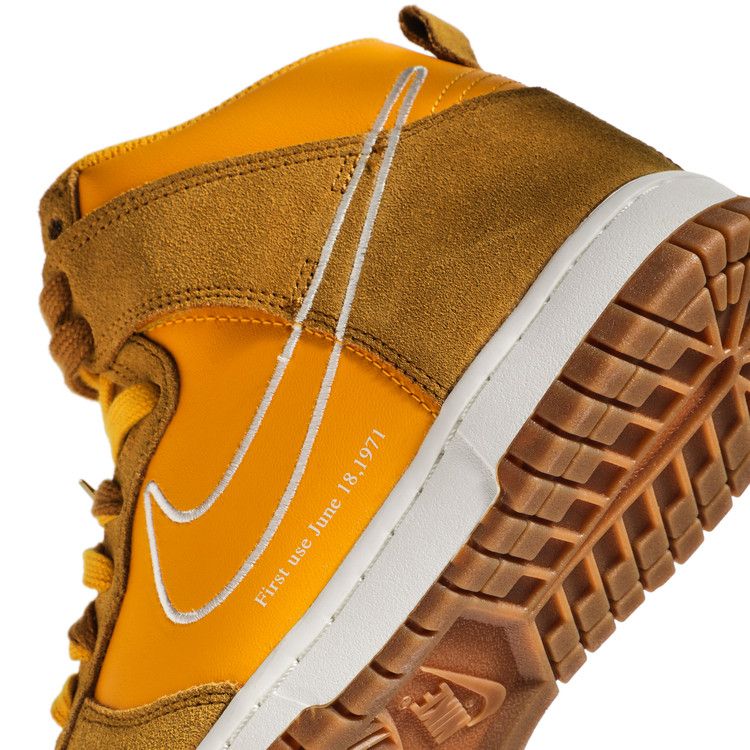 Nike Wmns Dunk High SE 'First Use Pack - University Gold'